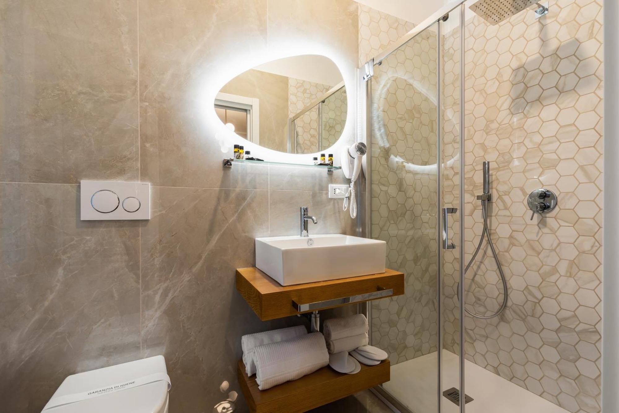 Albadea Deco&Jacuzzi Hotel Рим Екстериор снимка