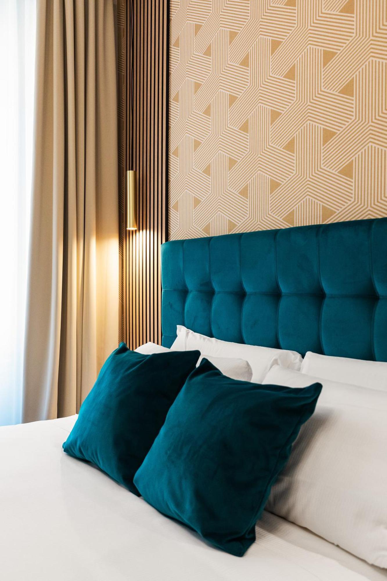 Albadea Deco&Jacuzzi Hotel Рим Екстериор снимка