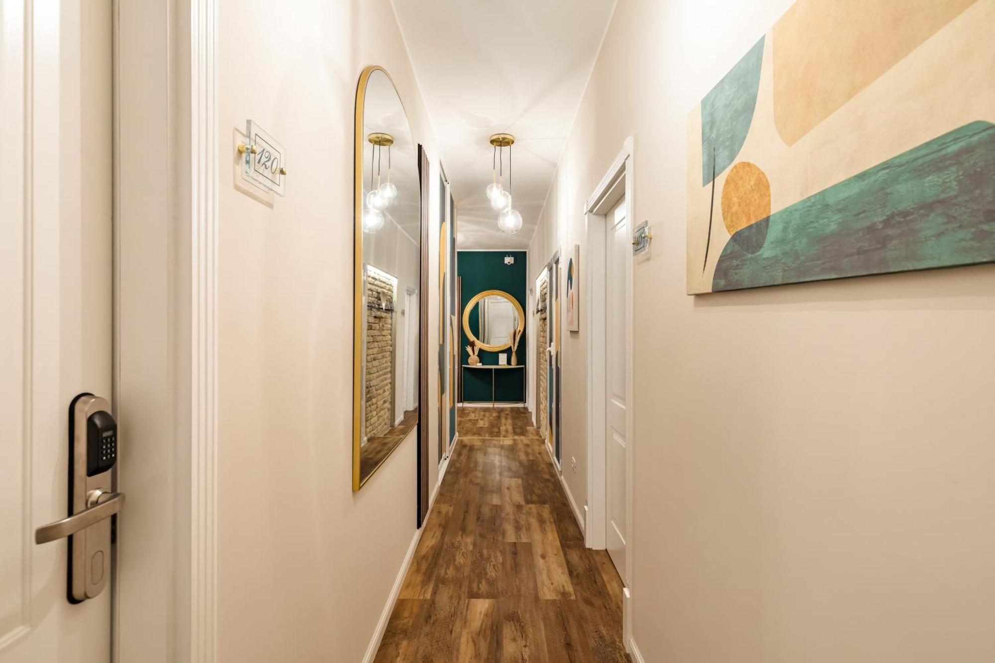 Albadea Deco&Jacuzzi Hotel Рим Екстериор снимка