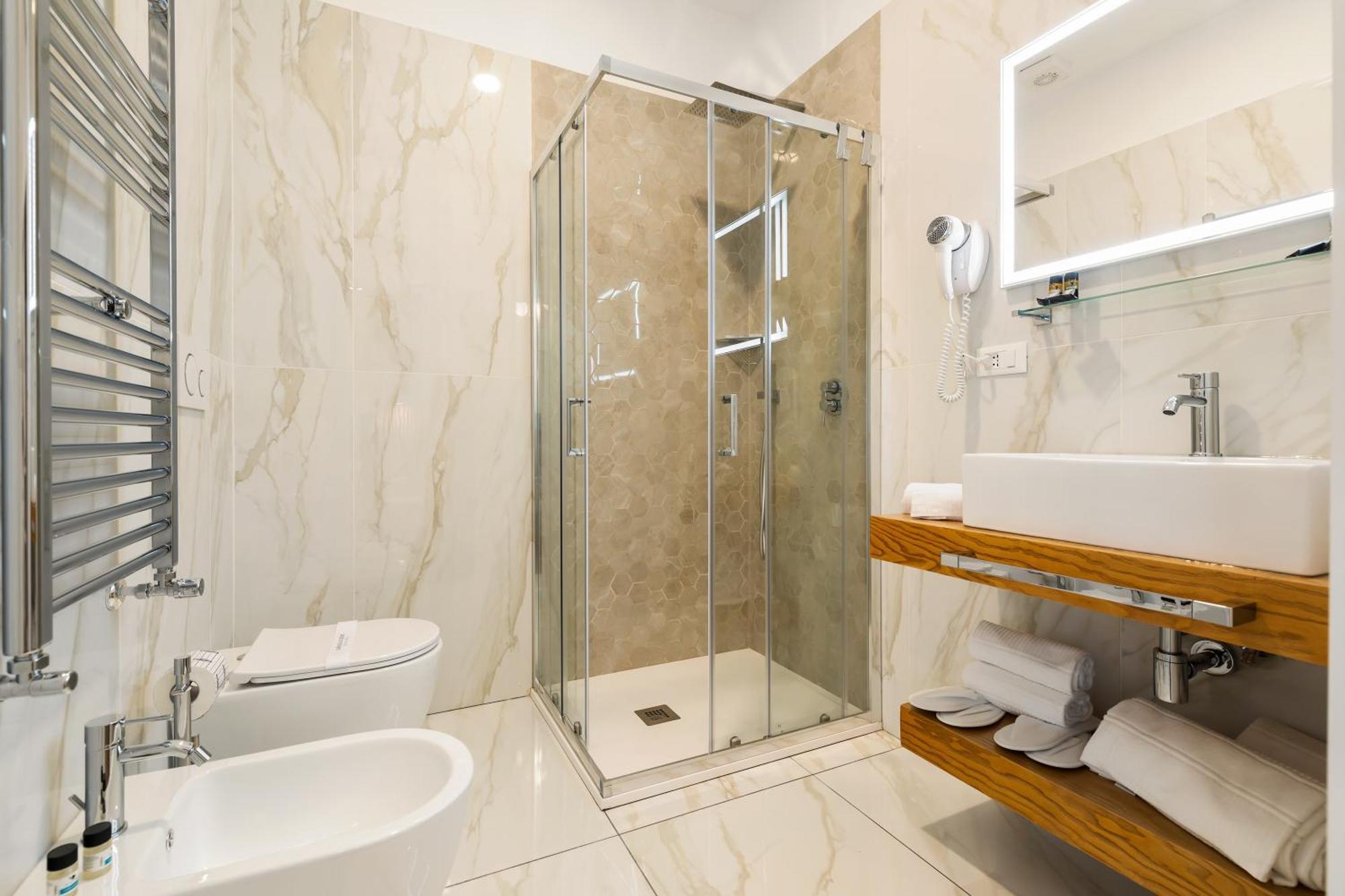 Albadea Deco&Jacuzzi Hotel Рим Екстериор снимка