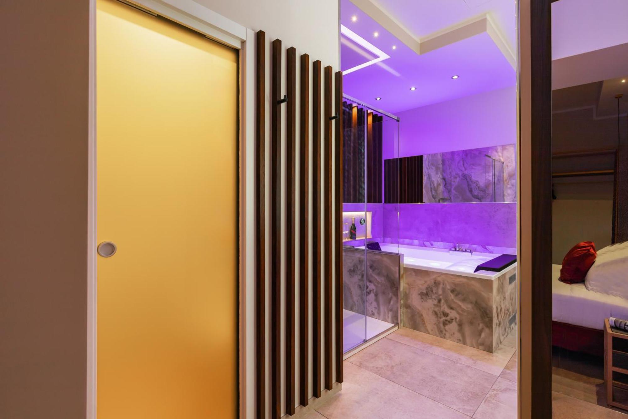 Albadea Deco&Jacuzzi Hotel Рим Екстериор снимка